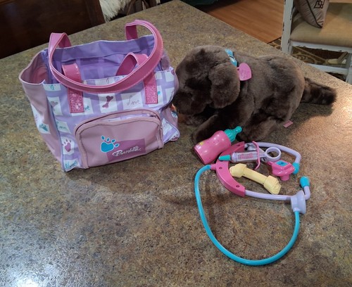 2006 barbie hug - heal, pet