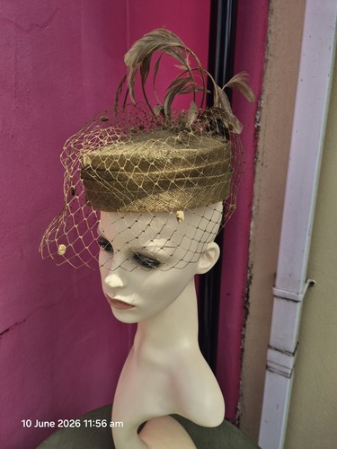 Vintage gold brown straw - gold/,