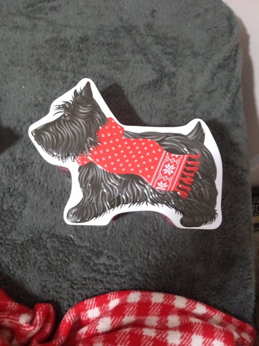 Biscuit tin scottie dog - biscuit, tin.