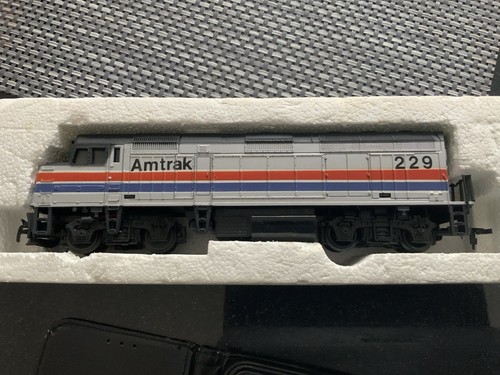 Scale amtrak f40 powered - ho,