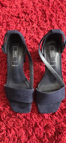 Ladies shoes size5 wide - size5,