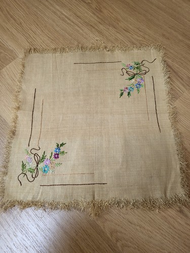 Silk embroidery papyrus or - on,