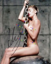 Miley Cyrus 8x10 Autographed