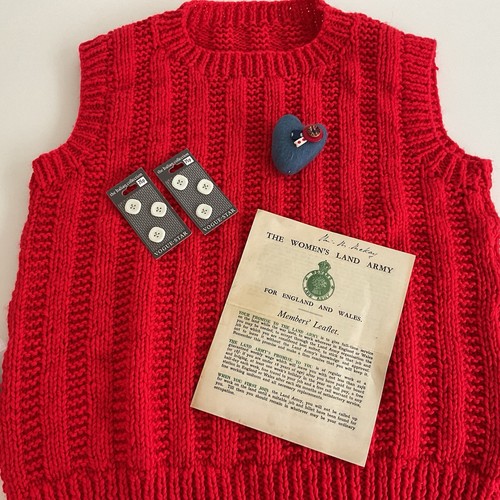 Women red hand - women’s,