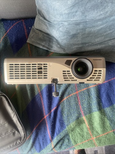 Toshiba tlp t50 vga lcd - tlp-t50,