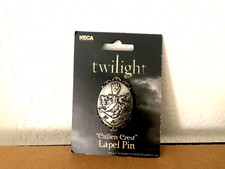 Twilight Movie 2008 Cullen Crest Label Pin NECA Hot Topic merchandise NEW