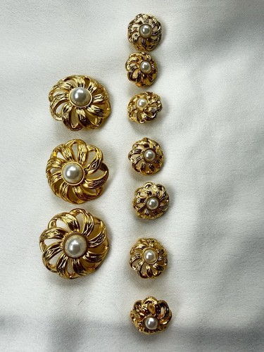 Vintage buttons gold - buttons,