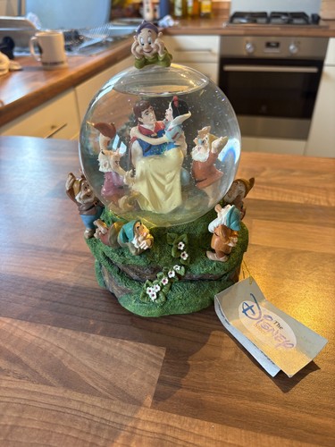 Disney snow globe - snow, white