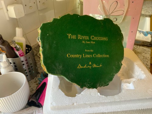 Danbury mint figurine a chat - figurine,