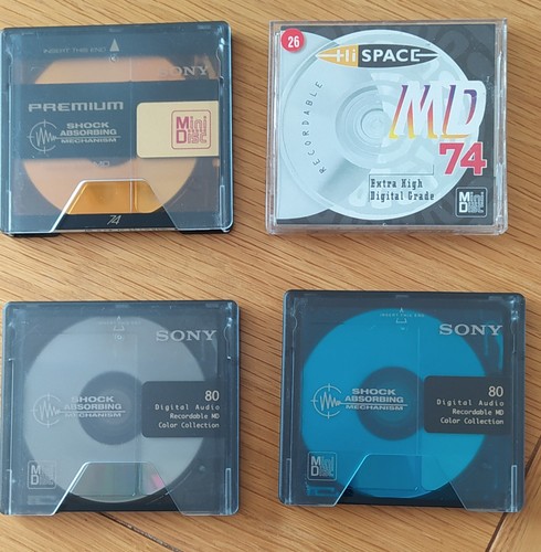 Used mini discs including 3 - mini,