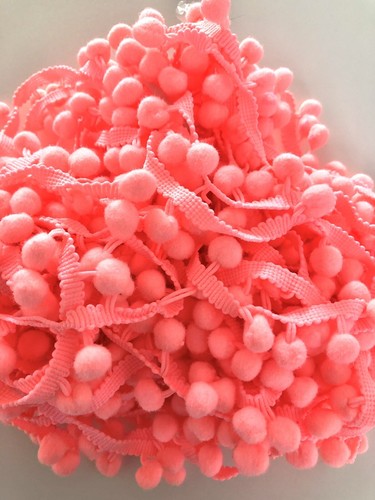 Metre bright coral - 1, pom