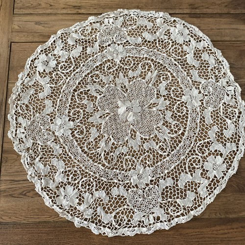 Large vintage doily 63cm
