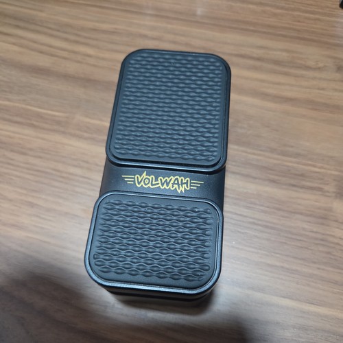 Wah volume pedal - &,