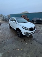 Kia Sportage 2011-2015 Front End Spares Parts White 1.7 Diesel 6 Speed Wheel Nut