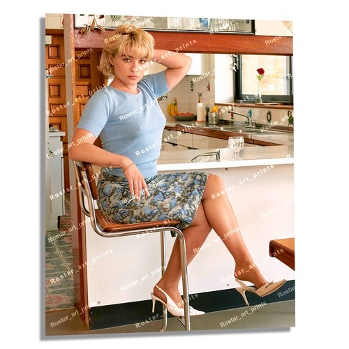 8x10 florence pugh kitchen - 8x10,