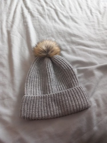 Womens bobble hat - womens,