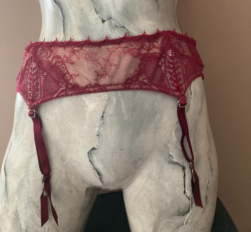 Lace suspender belt size large - suspender,
