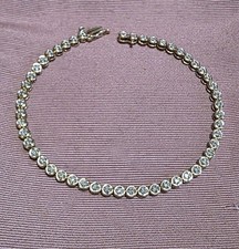 Stunning 9ct Gold Diamond Tennis Bracelet
