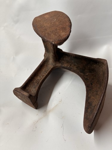 Vintage swan size cast iron - swan,