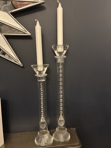 Pair crystal drop taper - of,