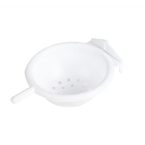 White plastic nest - x,