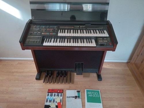 Yamaha 700 multi keyboard - mr-700,