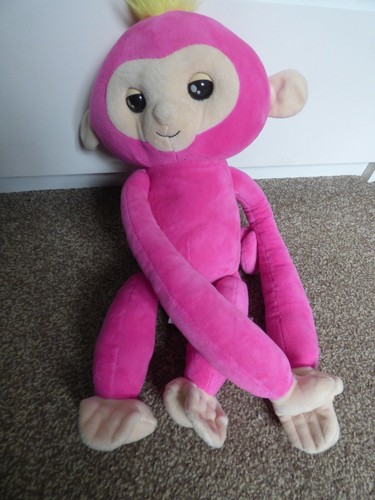Fingerlings hugs bella the - 'bella',