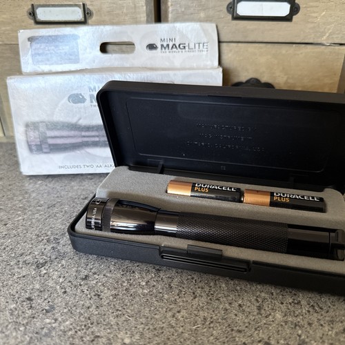 Mini maglite flashlight - maglite,