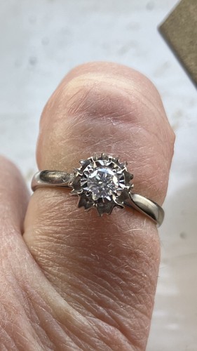 White gold diamond - white,