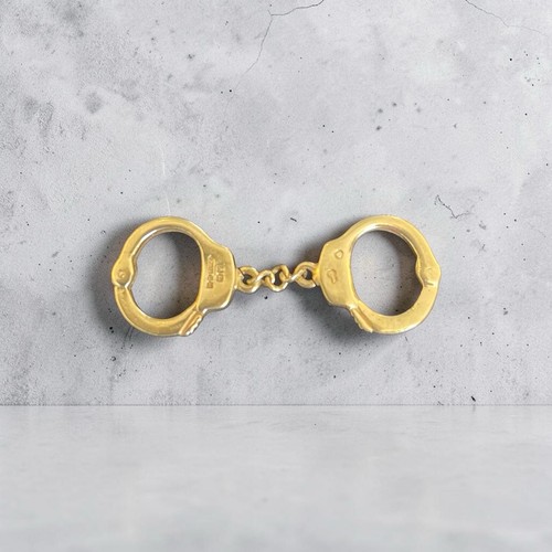 9ct gold police handcuffs - gold,