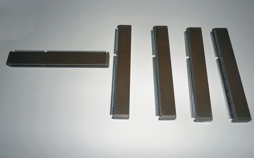 Card edge connector for - , amiga