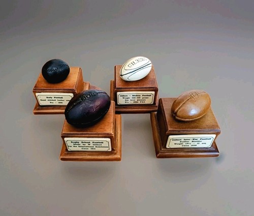 Set ornaments showing - a,