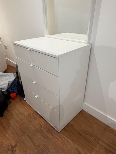 Chest draws - chest, of
