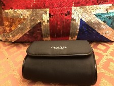 Chanel Beaute Pouch + x 3 Samples