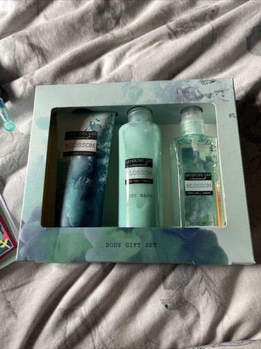 Superdrug layering lab blossom - lab,