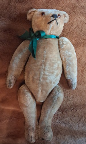 Antique old teddy bear