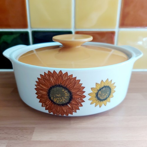 Meakin studio pottery - g,