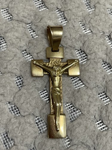 Solid 18ct gold crucifix - solid,