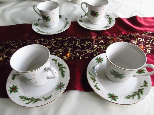 Christmas teacup saucer - teacup,