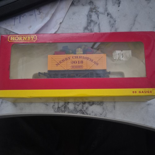 Hornby r6889 plank wagon - hornby, 7