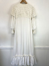 Vintage 60s Modest Long Sleeve Guipure Floral Lace Bridal Gown Wedding Dress S