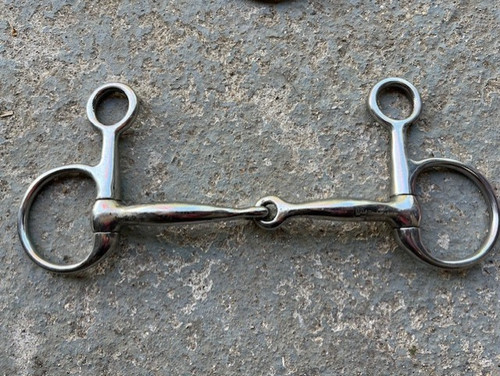 Hanging cheek single joint