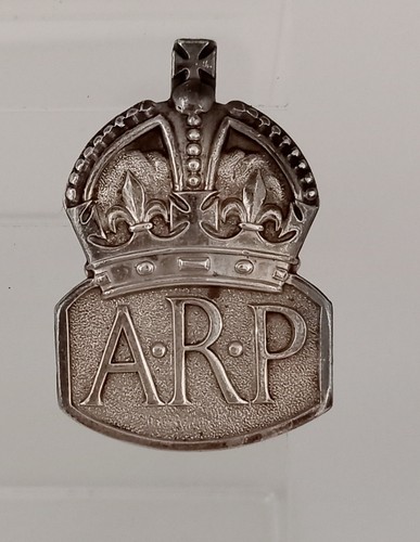 Ww2 british arp silver badge - british,