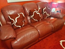 Leather Recliner Settee And 2 Chairs (1 Recliner)