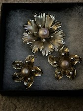 Flower Brooch And Clip On Earring Set Vintage Costume