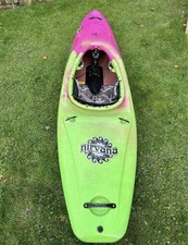 Jackson Nirvana Whitewater kayak medium Good Condition In Watermelon Thigh Hooks