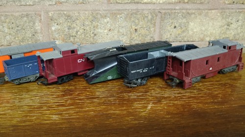 Triang gauge wagons - triang,