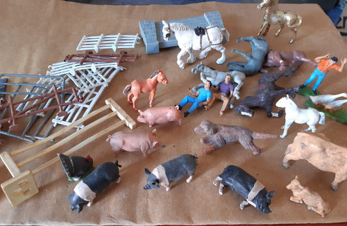Job lot vintage - of, plastic