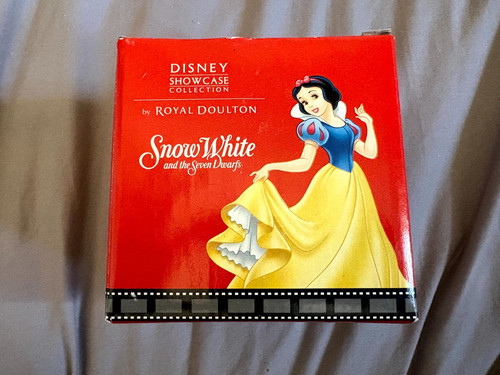 Royal doulton disney showcase - doulton,