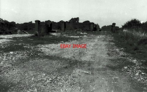 Photo finmere looking to - ,